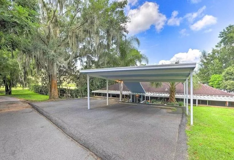 Lakefront Babson Park Escape: Pet Friendly!