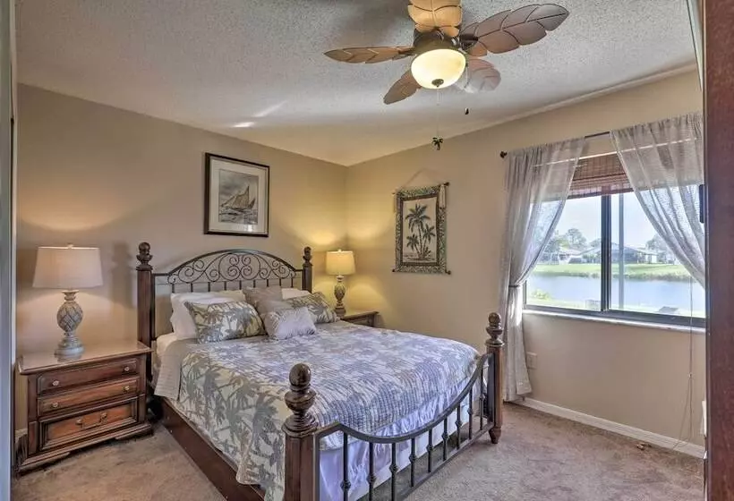 Lakefront Brandon Home W/ Patio & Screened Lanai!