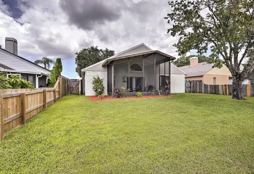 Lakefront Brandon Home W/ Patio & Screened Lanai!