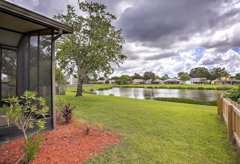 Lakefront Brandon Home W/ Patio & Screened Lanai!