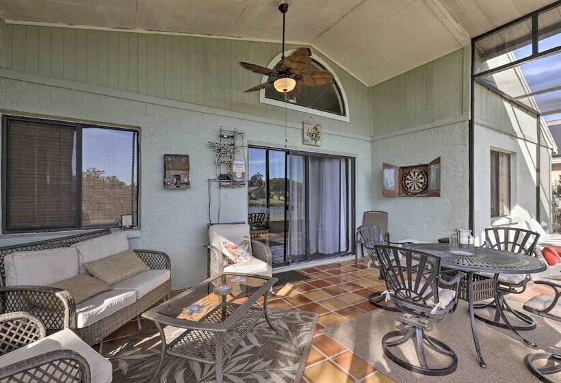 Lakefront Brandon Home W/ Patio & Screened Lanai!