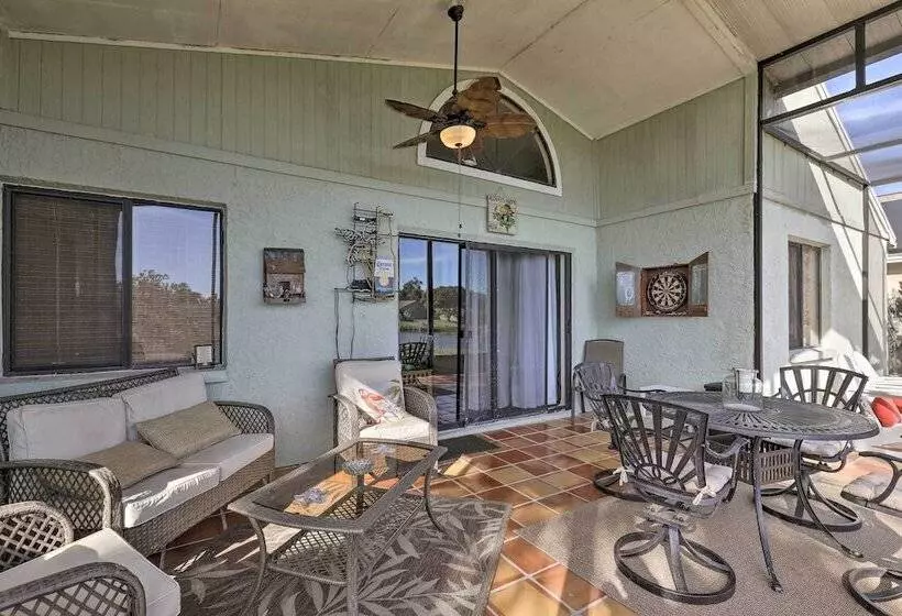 Lakefront Brandon Home W/ Patio & Screened Lanai!