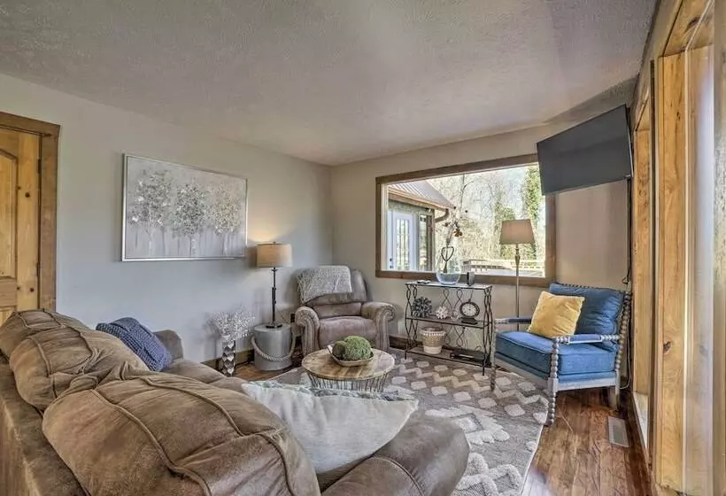 Lakefront Shell Knob Home W/ Deck & Gas Grill