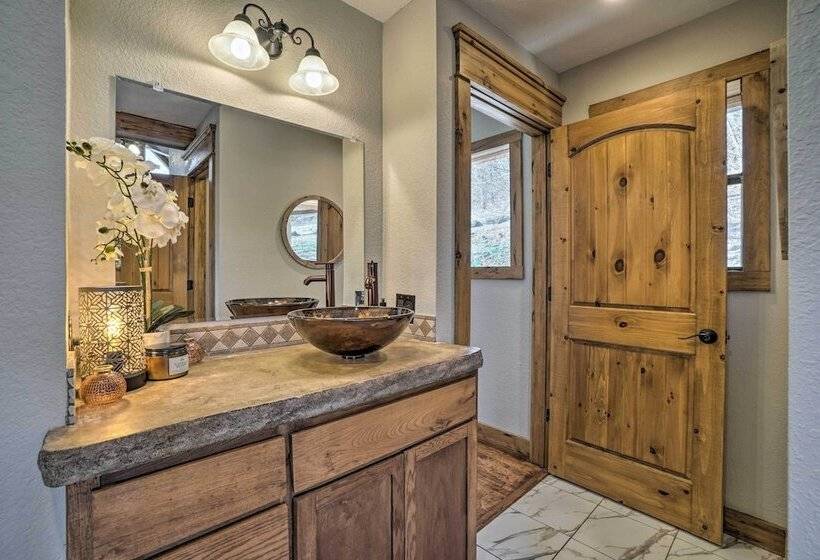 Lakefront Shell Knob Home W/ Deck & Gas Grill