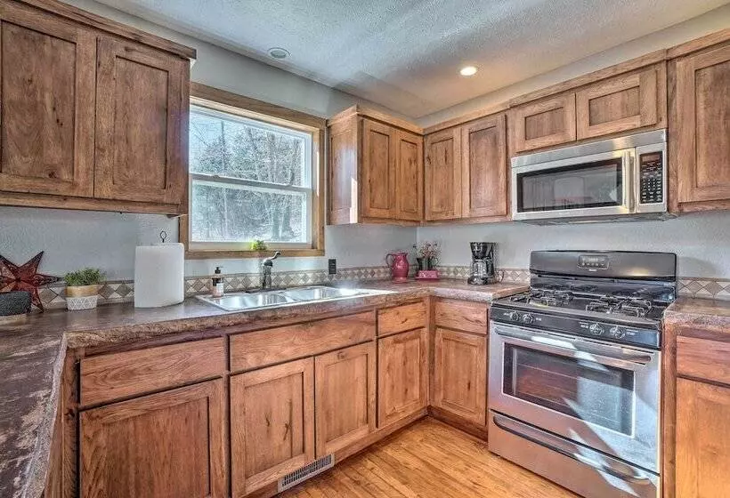 Lakefront Shell Knob Home W/ Deck & Gas Grill