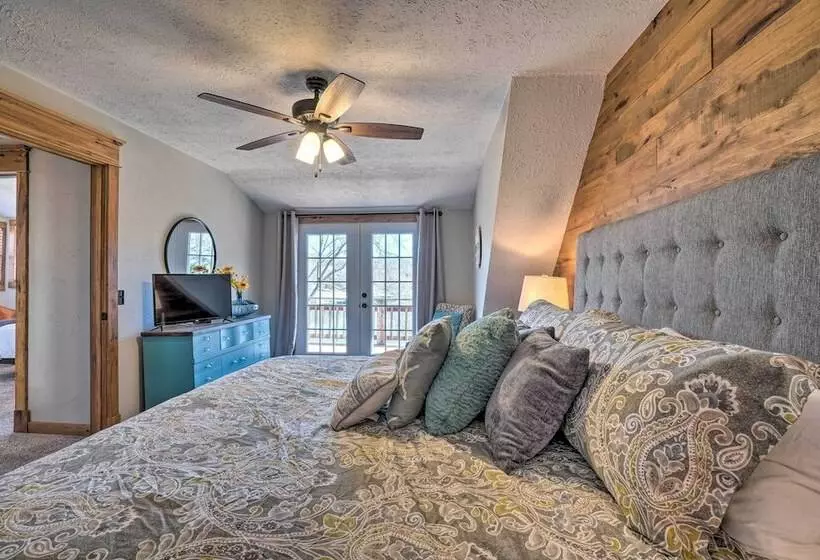 Lakefront Shell Knob Home W/ Deck & Gas Grill