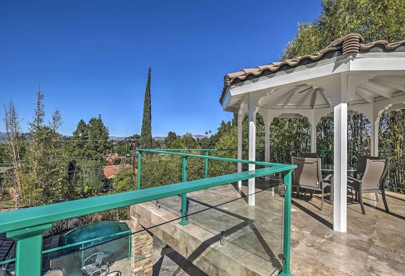 El Cajon Home W/ Pool, Grill Station & Decks