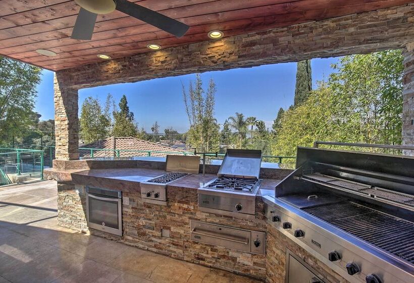 El Cajon Home W/ Pool, Grill Station & Decks