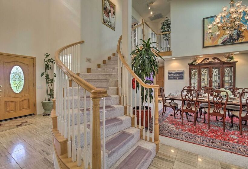 El Cajon Home W/ Pool, Grill Station & Decks