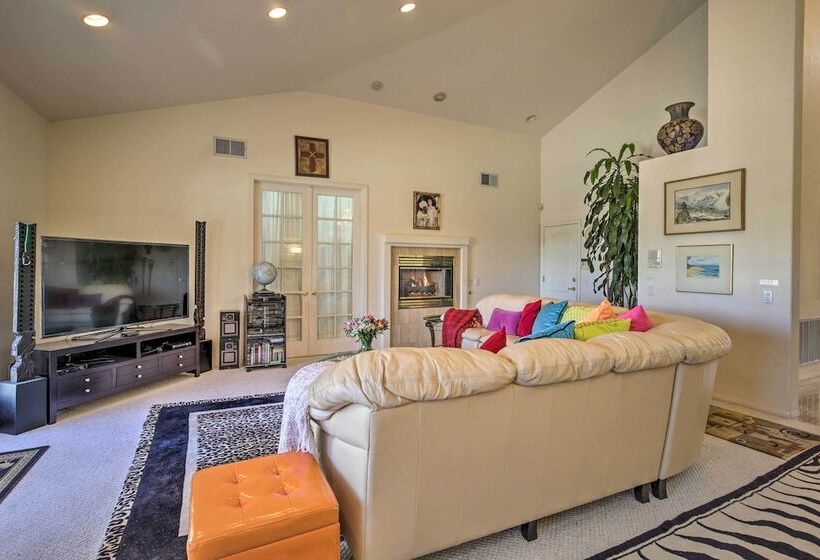 El Cajon Home W/ Pool, Grill Station & Decks