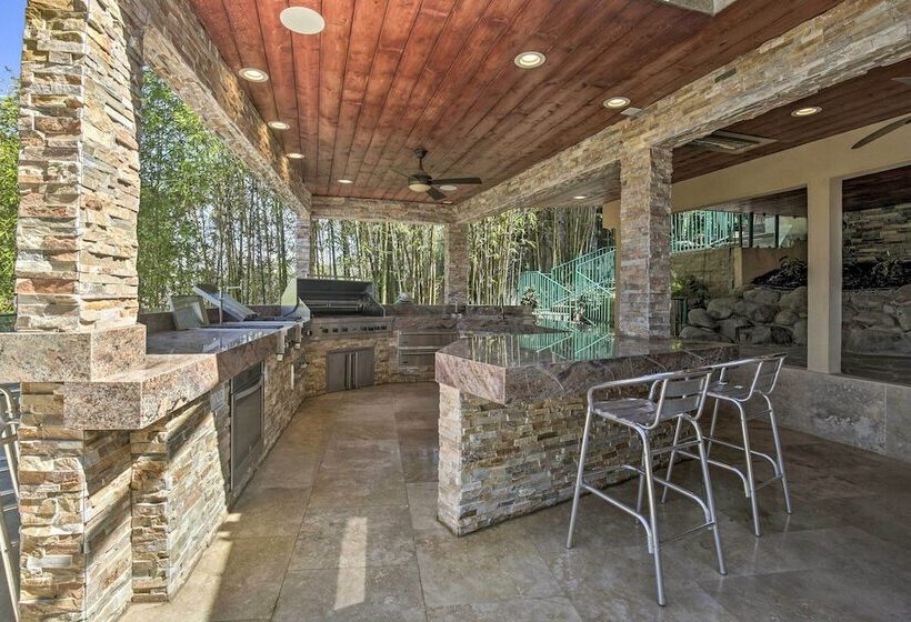 El Cajon Home W/ Pool, Grill Station & Decks