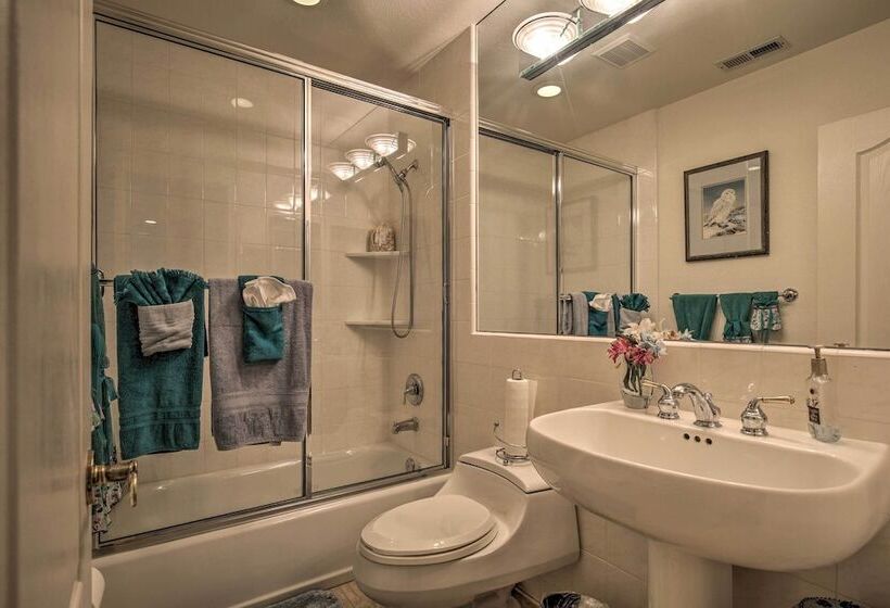 El Cajon Home W/ Pool, Grill Station & Decks