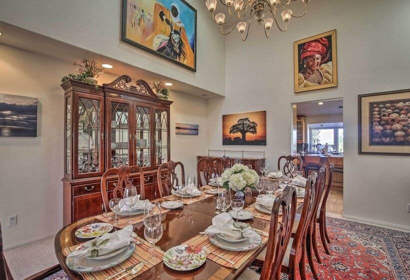 El Cajon Home W/ Pool, Grill Station & Decks