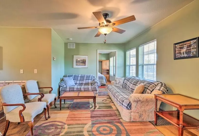 Lecanto House W/ Deck, Porch & Indoor Pool!