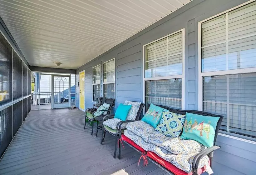 Lecanto House W/ Deck, Porch & Indoor Pool!