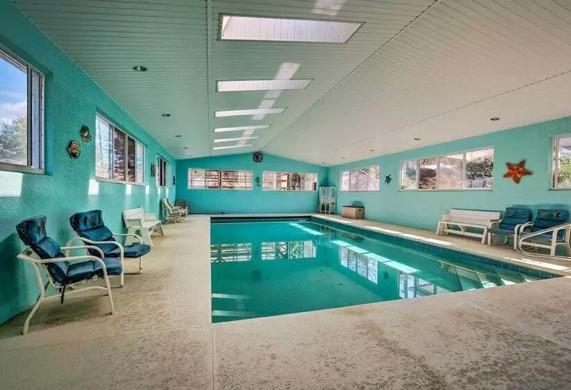 Lecanto House W/ Deck, Porch & Indoor Pool!