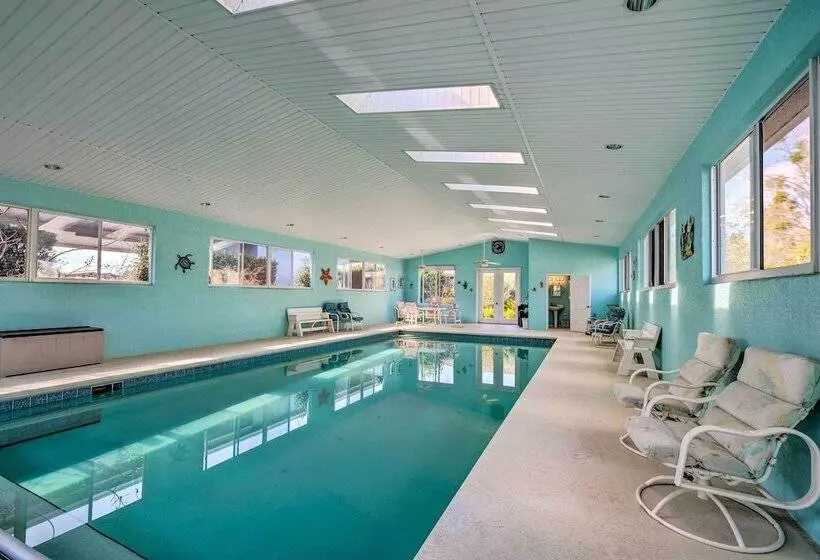 Lecanto House W/ Deck, Porch & Indoor Pool!