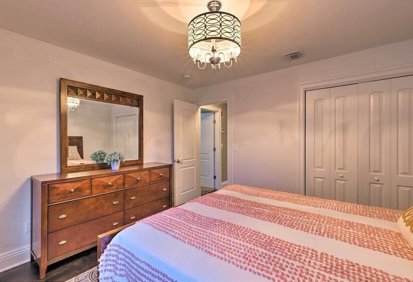 Long Island Apartment W/ Balcony ~ 25 Mi To Nyc