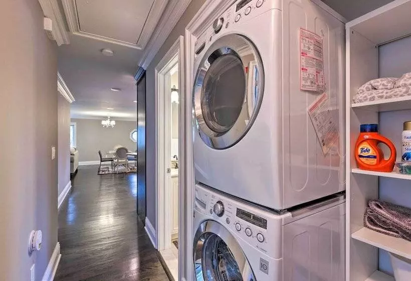 Long Island Apartment W/ Balcony ~ 25 Mi To Nyc