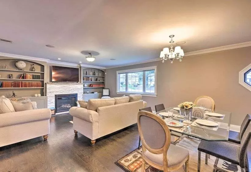 Long Island Apartment W/ Balcony ~ 25 Mi To Nyc