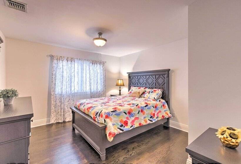 Long Island Apartment W/ Balcony ~ 25 Mi To Nyc