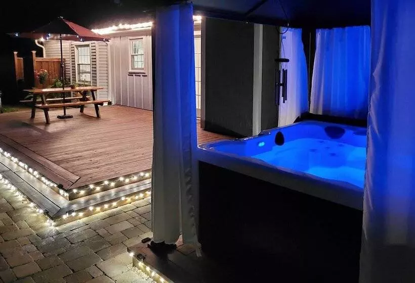 Lovely Mtn Cottage W/ Hot Tub, Bbq & Fire Pit!