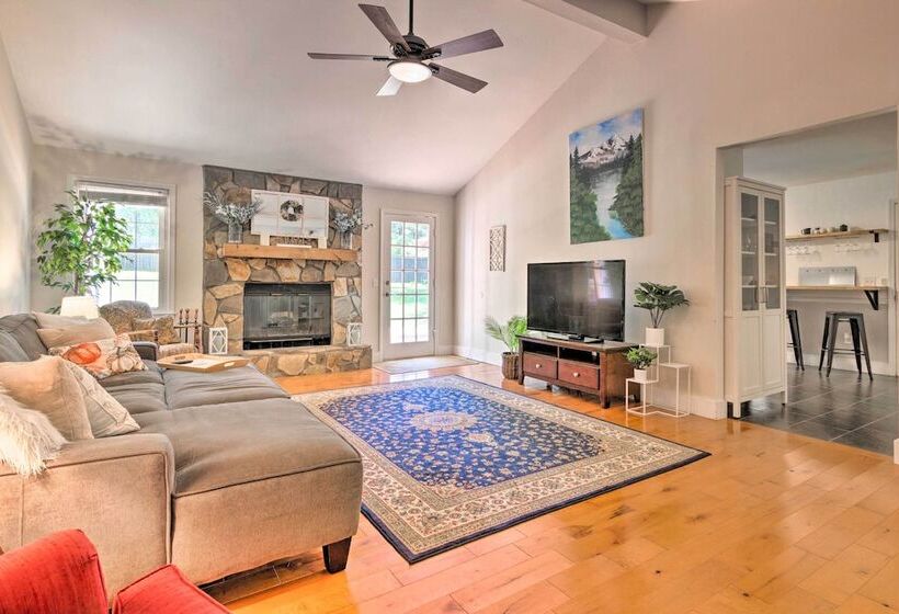 Lovely Mtn Cottage W/ Hot Tub, Bbq & Fire Pit!