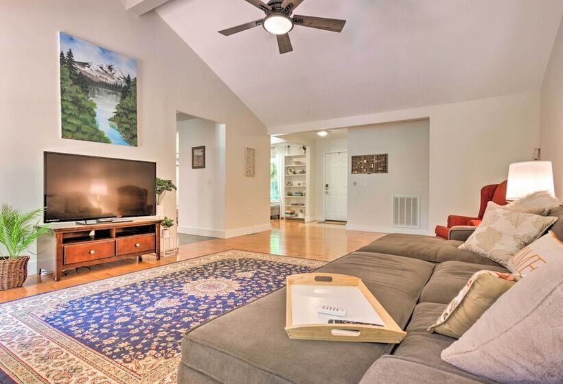 Lovely Mtn Cottage W/ Hot Tub, Bbq & Fire Pit!