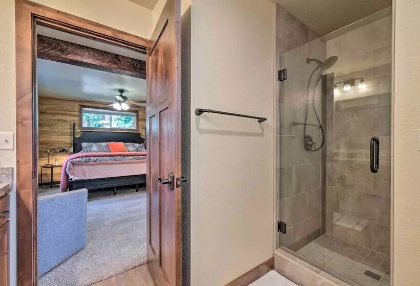 Luxury Retreat: Custom Mi Wuk Village Cabin!