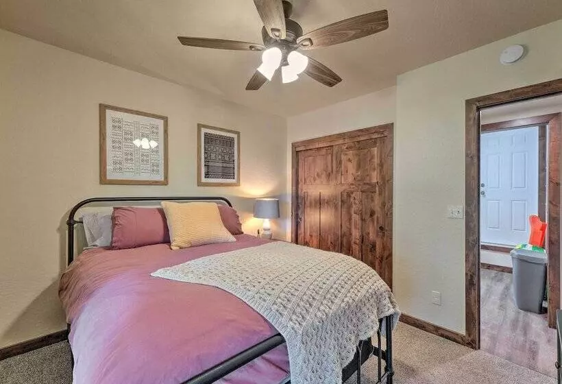 Luxury Retreat: Custom Mi Wuk Village Cabin!