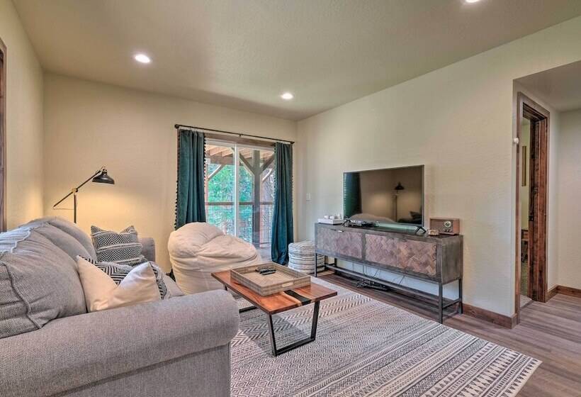 Luxury Retreat: Custom Mi Wuk Village Cabin!