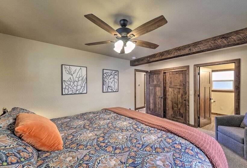 Luxury Retreat: Custom Mi Wuk Village Cabin!