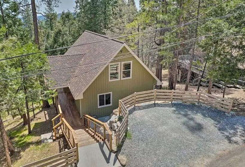 Luxury Retreat: Custom Mi Wuk Village Cabin!