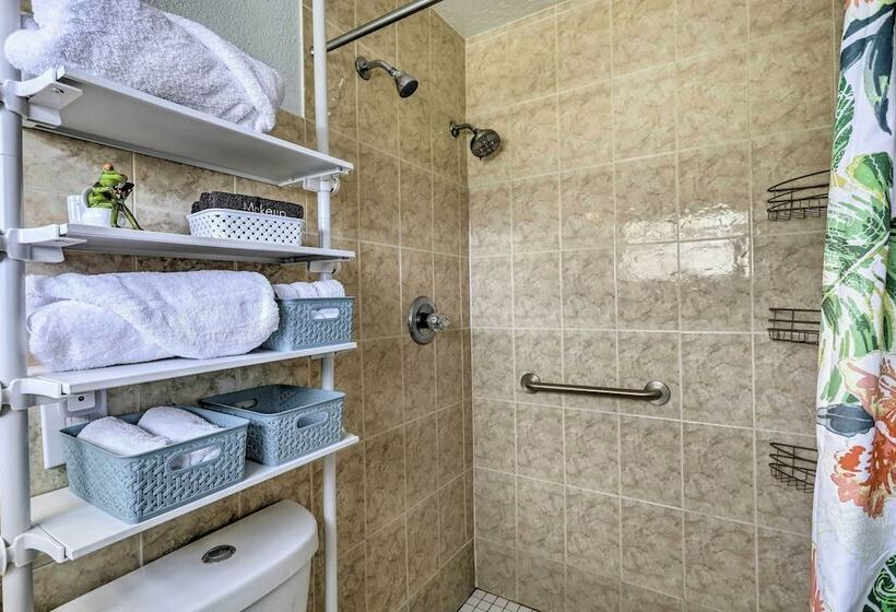 Merritt Island Home: Fire Pit & Canal Access!