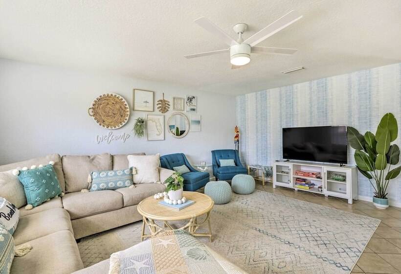 Merritt Island Home: Fire Pit & Canal Access!