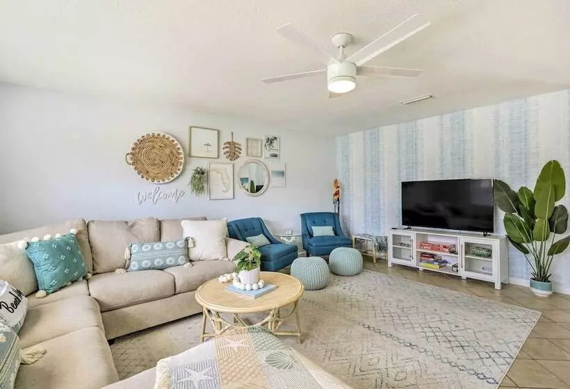 Merritt Island Home: Fire Pit & Canal Access!