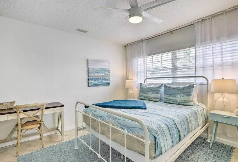 Merritt Island Home: Fire Pit & Canal Access!
