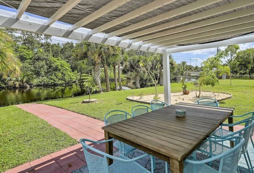 Merritt Island Home: Fire Pit & Canal Access!