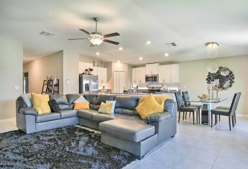 Modern & Bright Ruskin Home Near Bahia Beach!