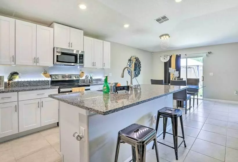 Modern & Bright Ruskin Home Near Bahia Beach!