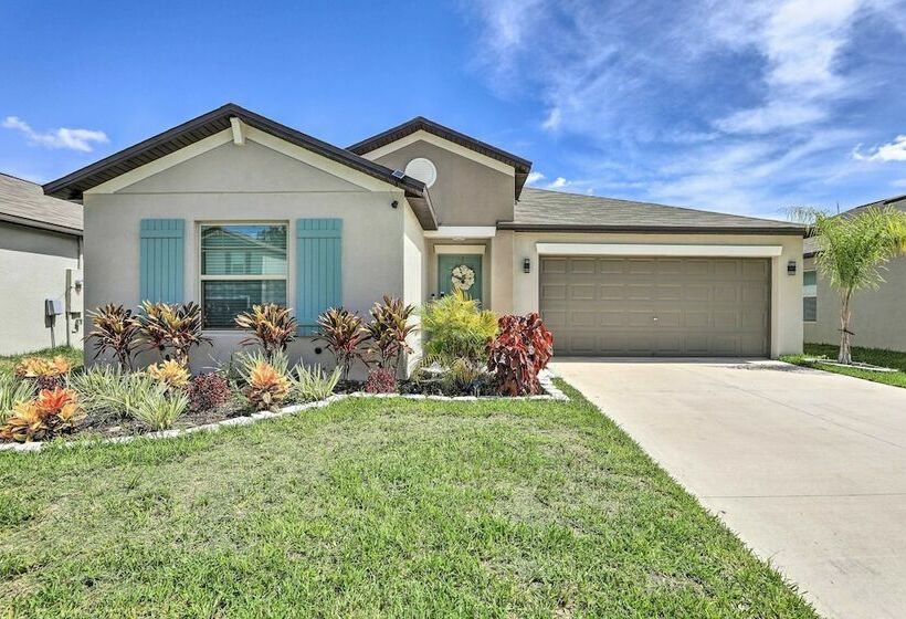 Modern & Bright Ruskin Home Near Bahia Beach!