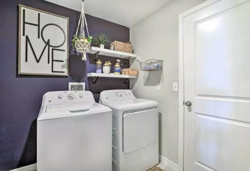 Modern & Bright Ruskin Home Near Bahia Beach!