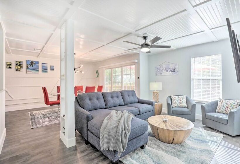 Modern Florida Home ~ 5 Mi To Surfside Park!