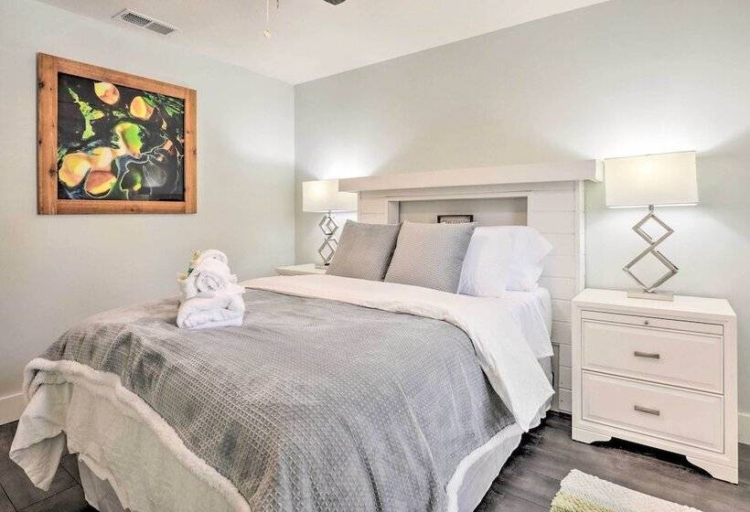 Modern Florida Home ~ 5 Mi To Surfside Park!