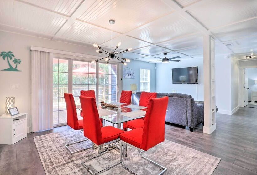 Modern Florida Home ~ 5 Mi To Surfside Park!