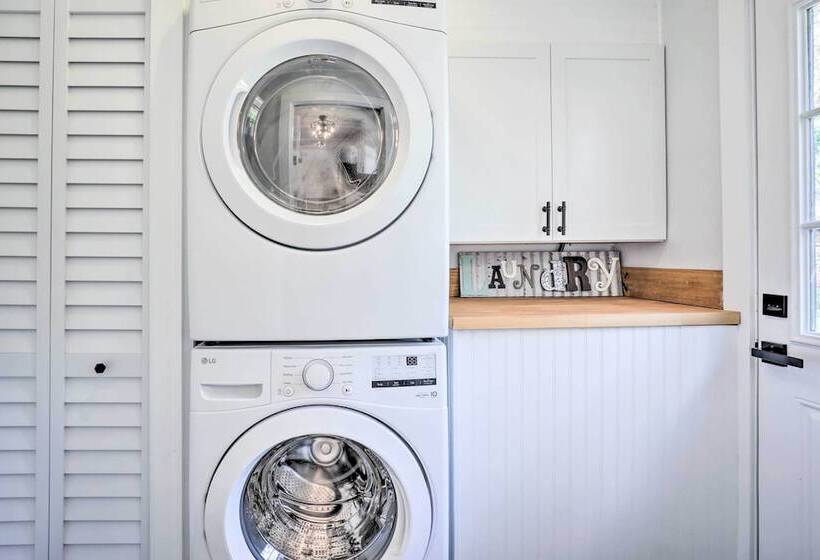 Modern Florida Home ~ 5 Mi To Surfside Park!