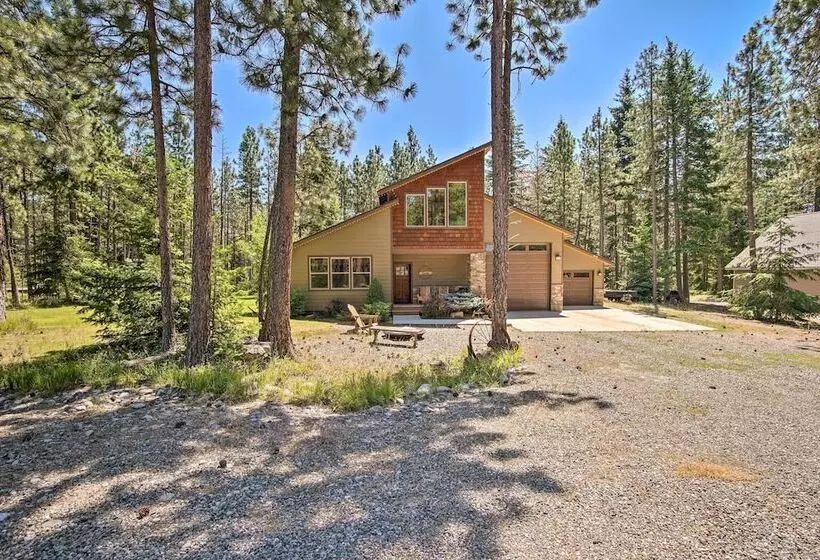 Modern Rustic Ronald Getaway: Hot Tub, Grill!