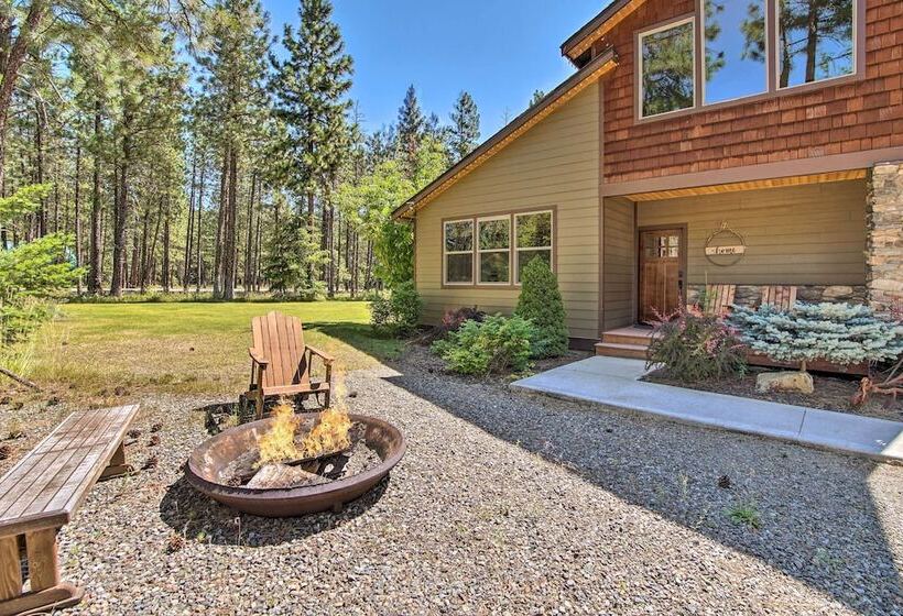Modern Rustic Ronald Getaway: Hot Tub, Grill!