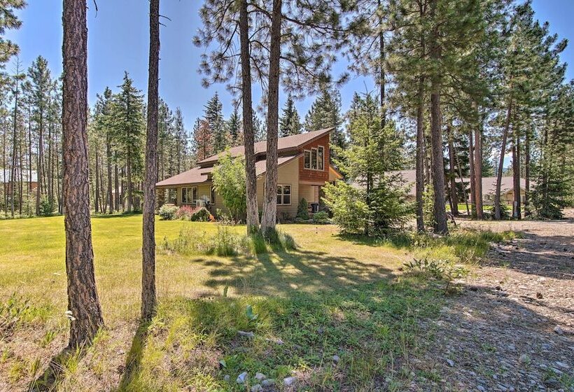 Modern Rustic Ronald Getaway: Hot Tub, Grill!