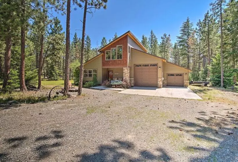 Modern Rustic Ronald Getaway: Hot Tub, Grill!